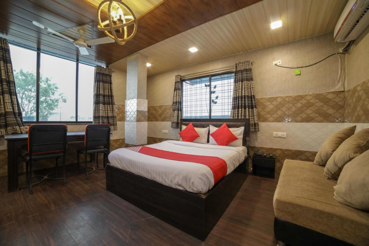 Oyo Flagship Hotel Chandani Raipur  Exterior photo